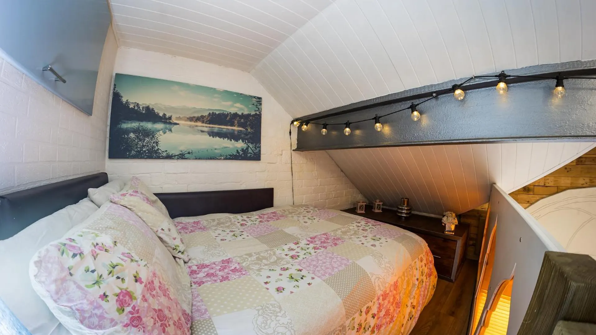 2 Independant Boutique Apartments One Sleeps 2 The Other Sleeps 4, Meadowhall, Sheffield Arena, Free Parking 0*,  英国