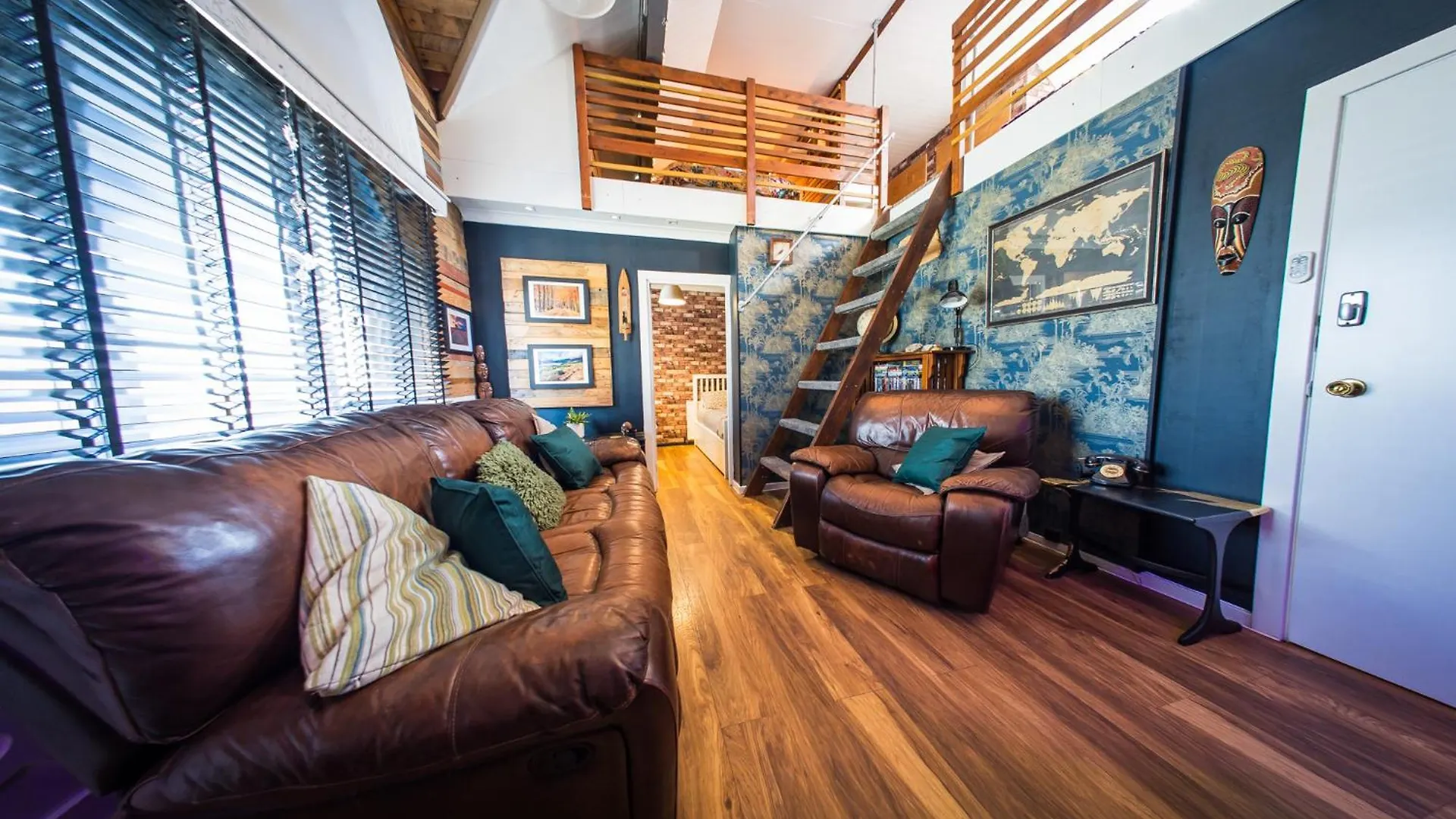 2 Independant Boutique Apartments One Sleeps 2 The Other Sleeps 4, Meadowhall, Sheffield Arena, Free Parking